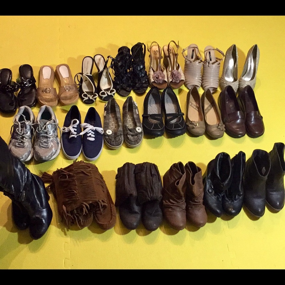 SHOES EXTRAVAGANZA!! $10 most pairs Some 15 some 8